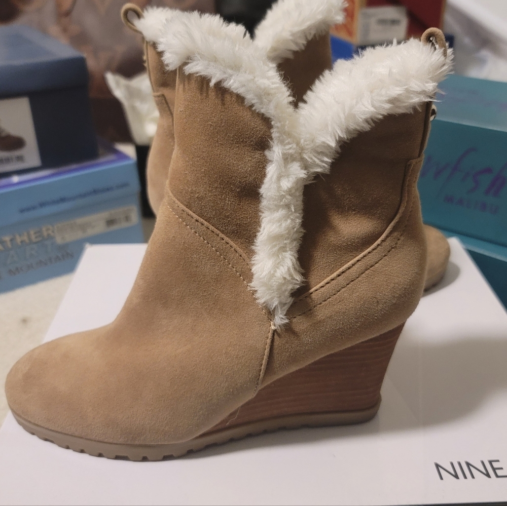 Women's Nine West tan suede wedge booties sz 6.5